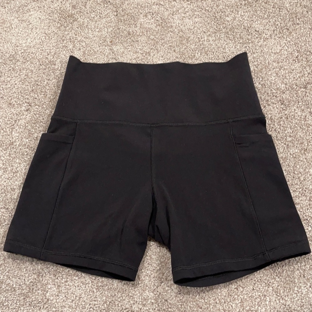 Black Athleta 5” Bike Shortie Size Small